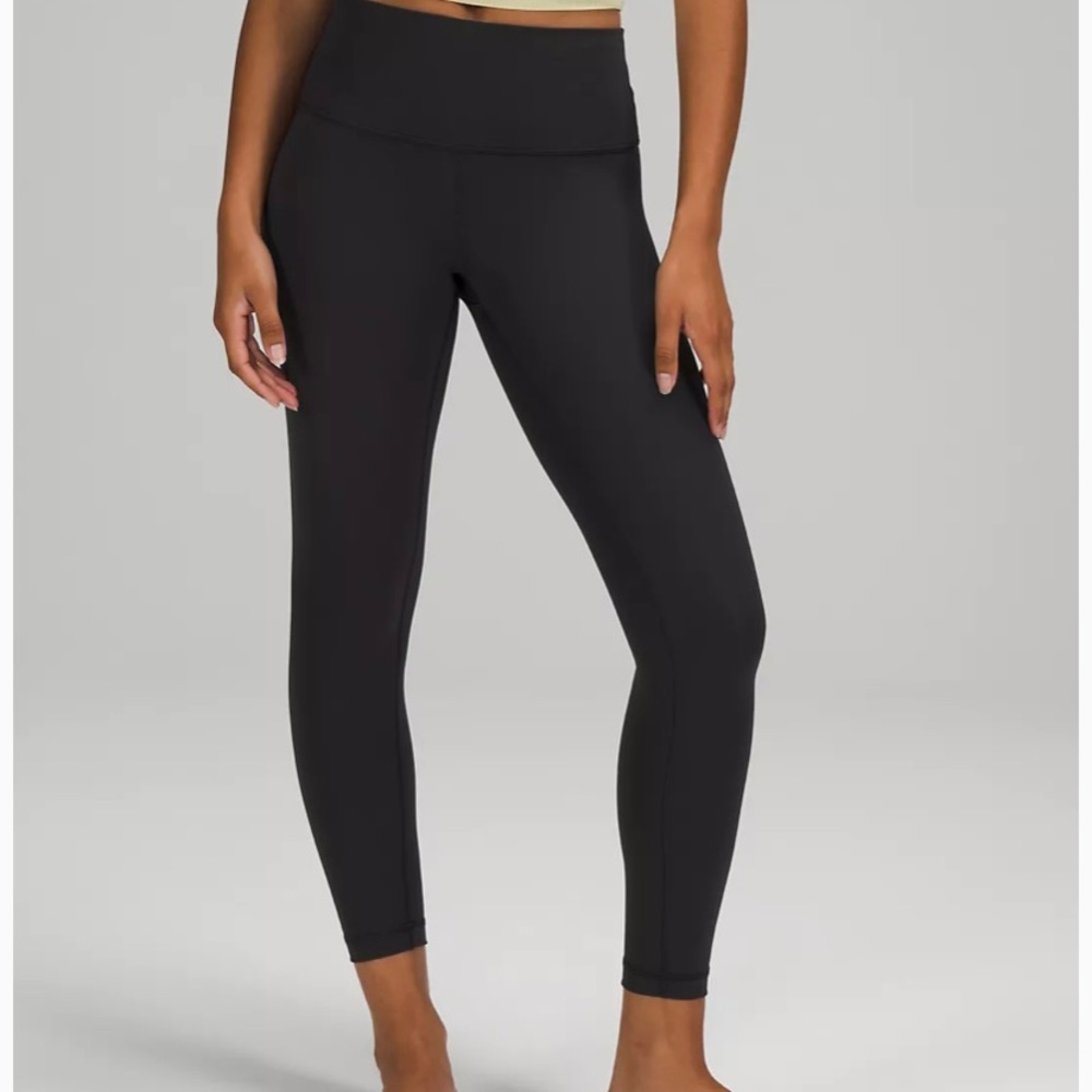 Lululemon wunder under high rise tight. Made for training and yoga.